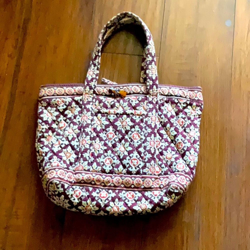 Vera Bradley small tote with toggle closure